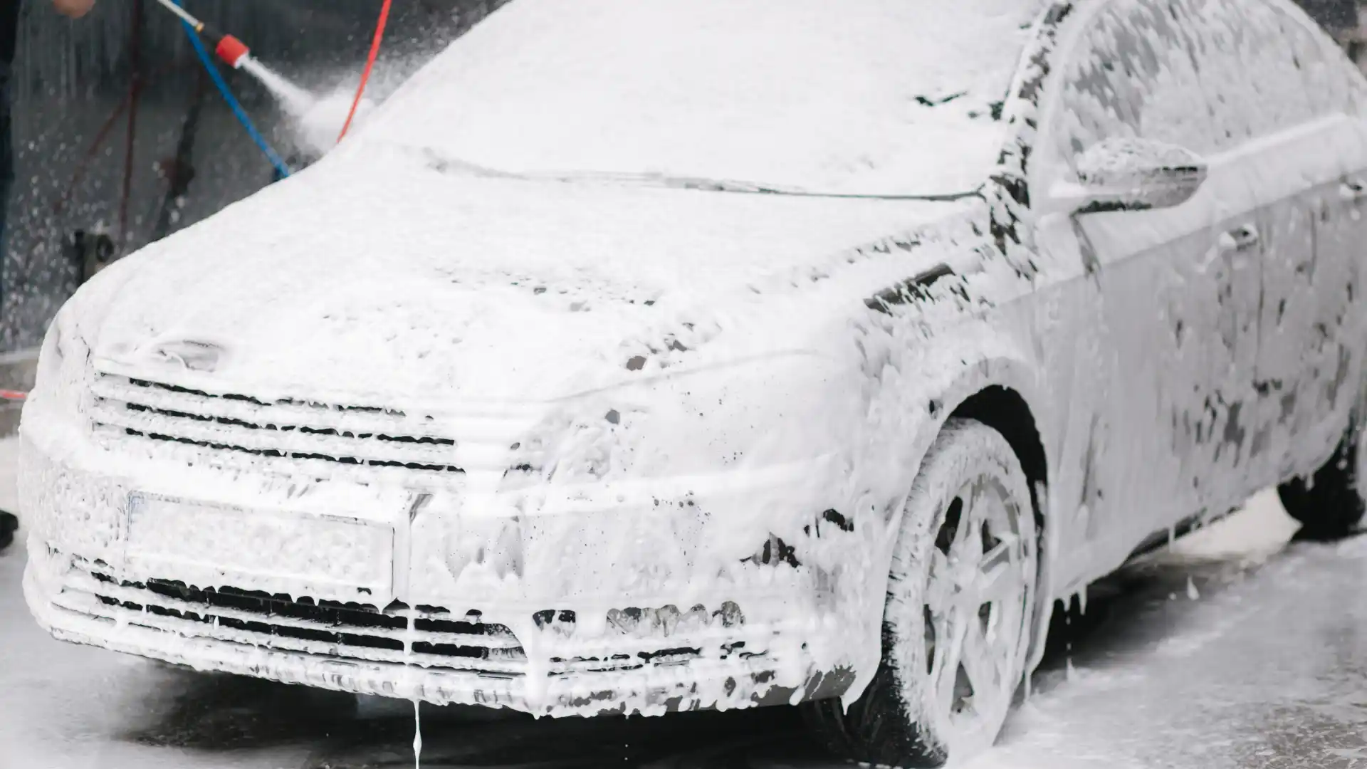 Lavage extérieur de voiture à domicile