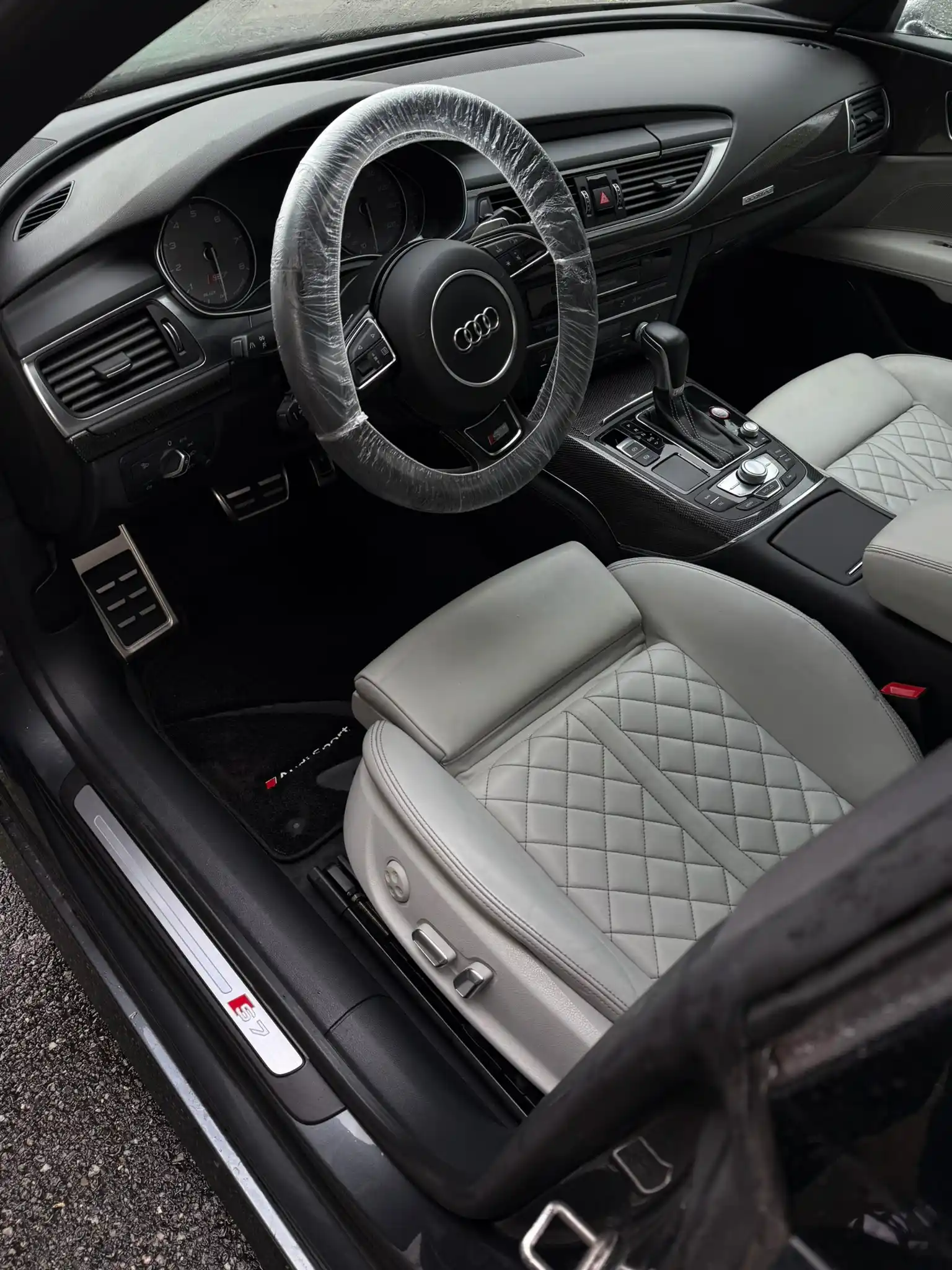 Nettoyage intérieur de voiture à domicile